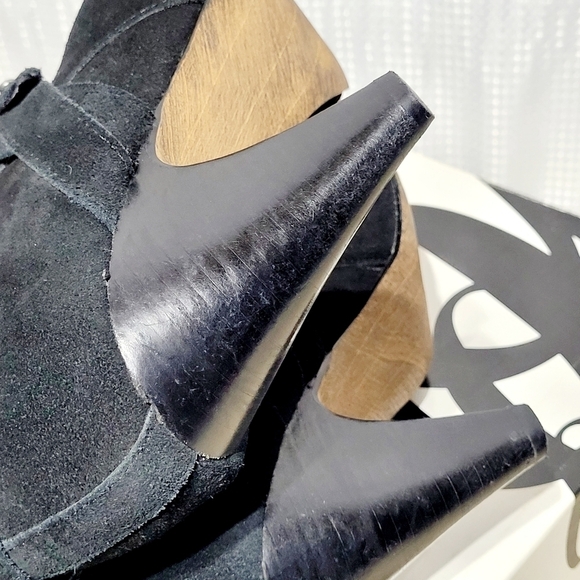 Nine West Black Suede & Strappy Mid-Calf Heeled Pull On Style Boots (9M) - Picture 11 of 13